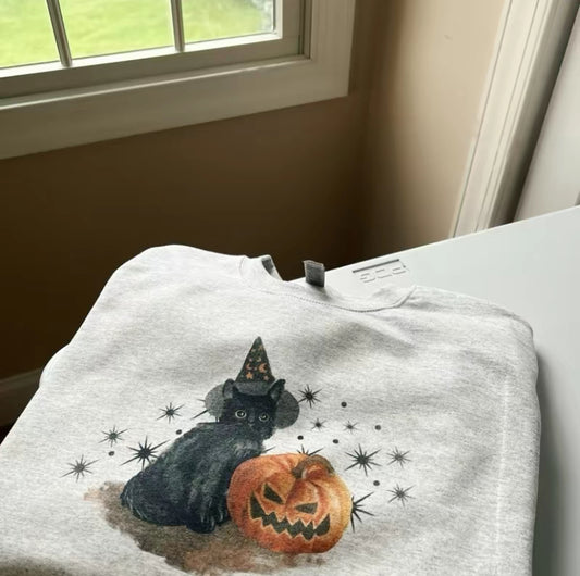 Spooky Cat Vintage Halloween T-Shirt/Sweatshirt/Hoodie